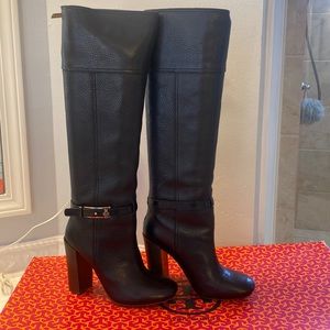 Tory Burch Jenna heeled boot - SIZE 8